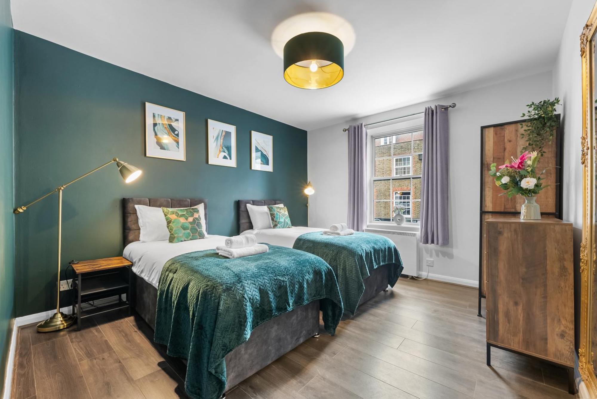 Chic 2 Bedroom Apartment Near Liverpool Street By Gold Stays London Kültér fotó