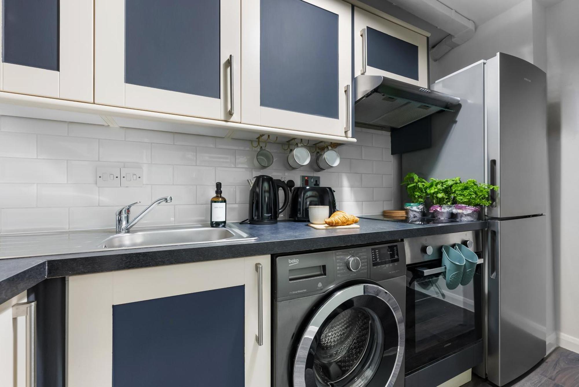 Chic 2 Bedroom Apartment Near Liverpool Street By Gold Stays London Kültér fotó